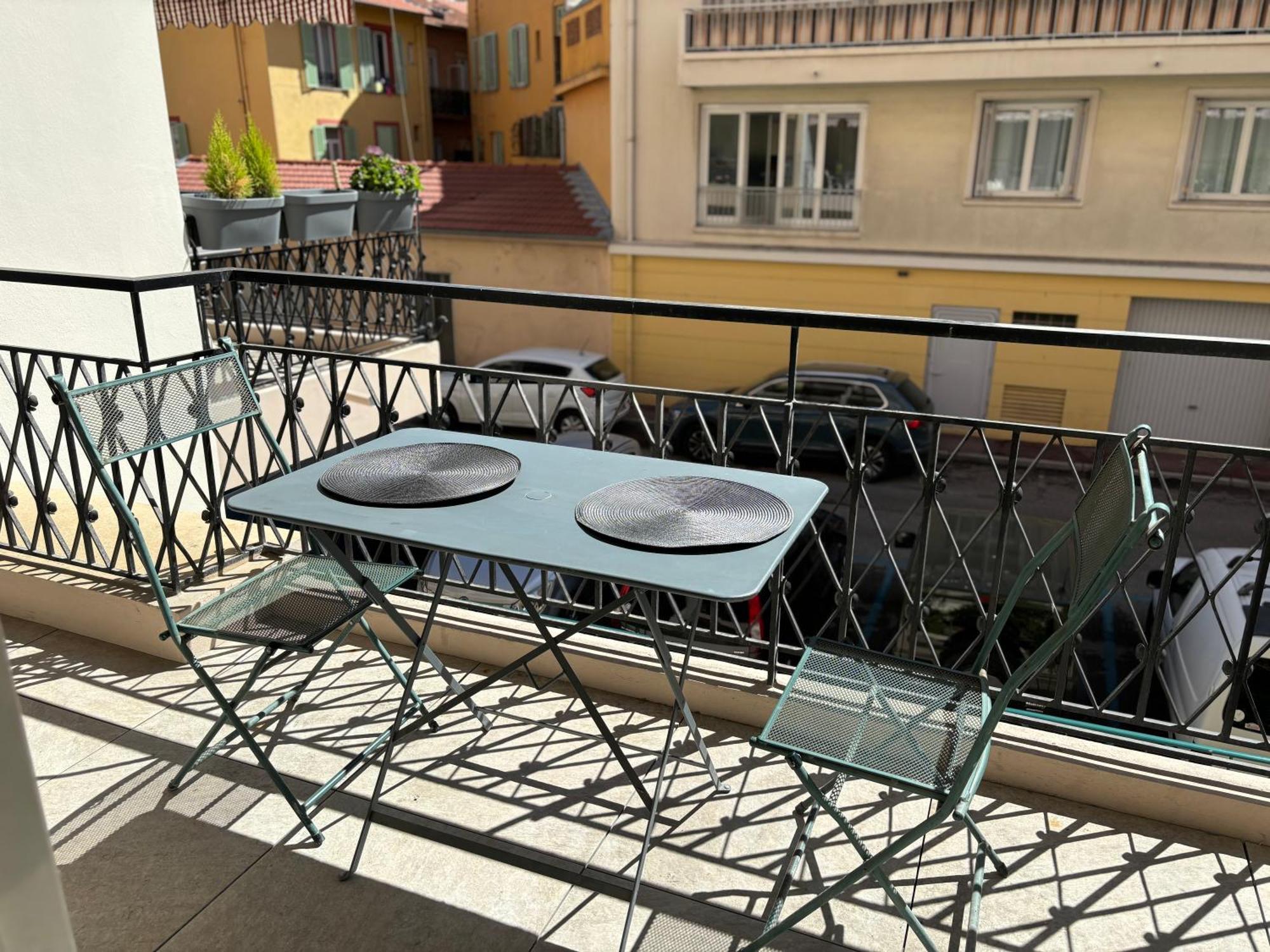 Studio 2 Etoiles A Menton Pour 4 Personnes Kültér fotó